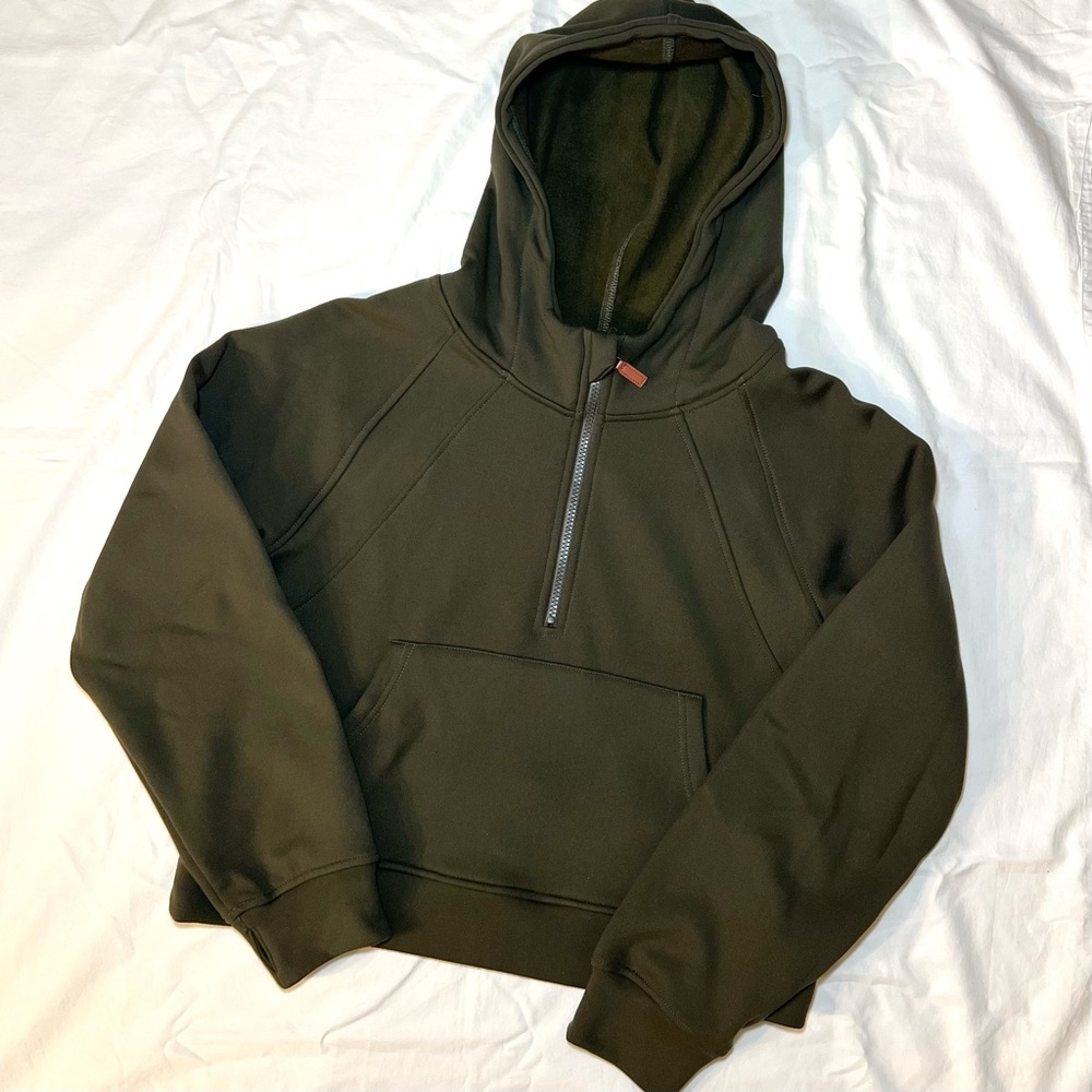 Fleece lined army green long sleeve zipper hoodie